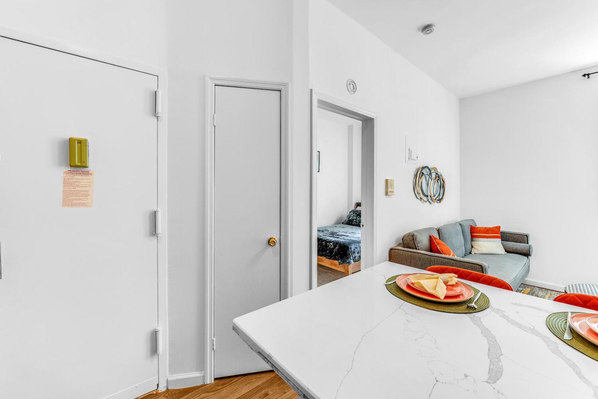 Chic Sunny Retreat In Park Slope Apartment